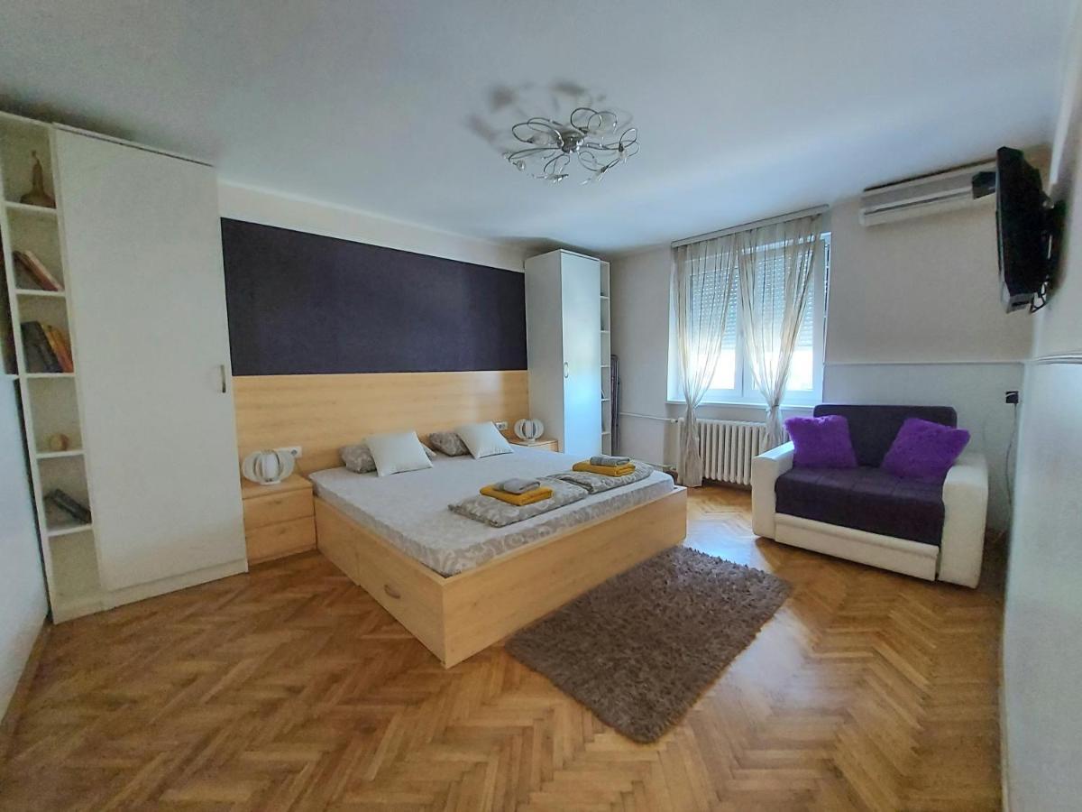Central Apartment With Garage Novi Sad Buitenkant foto