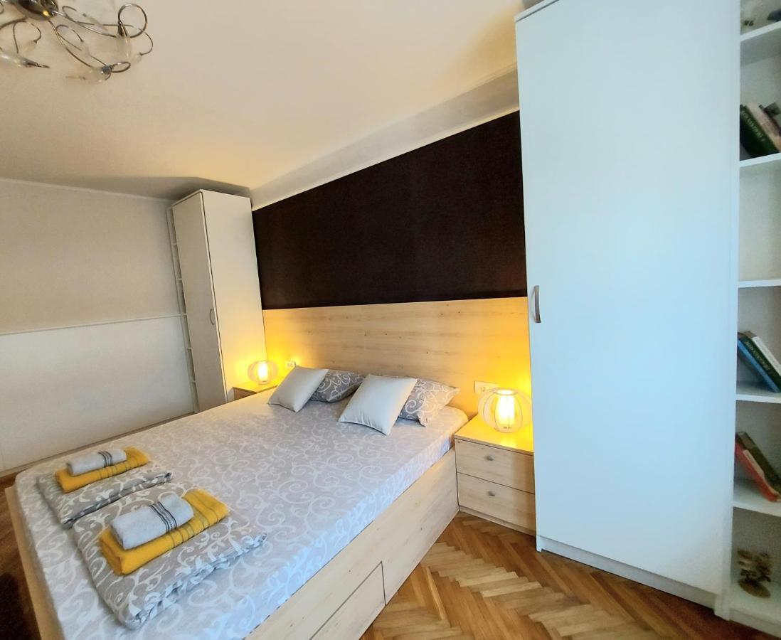 Central Apartment With Garage Novi Sad Buitenkant foto