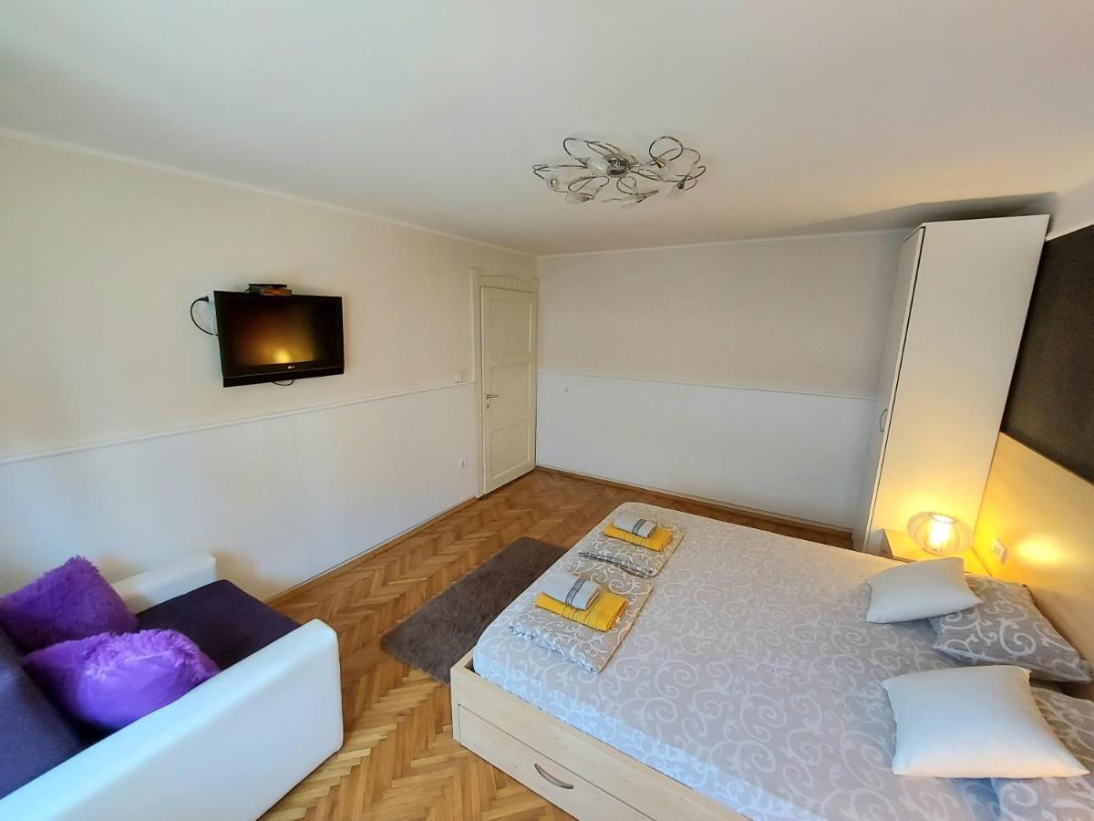 Central Apartment With Garage Novi Sad Buitenkant foto