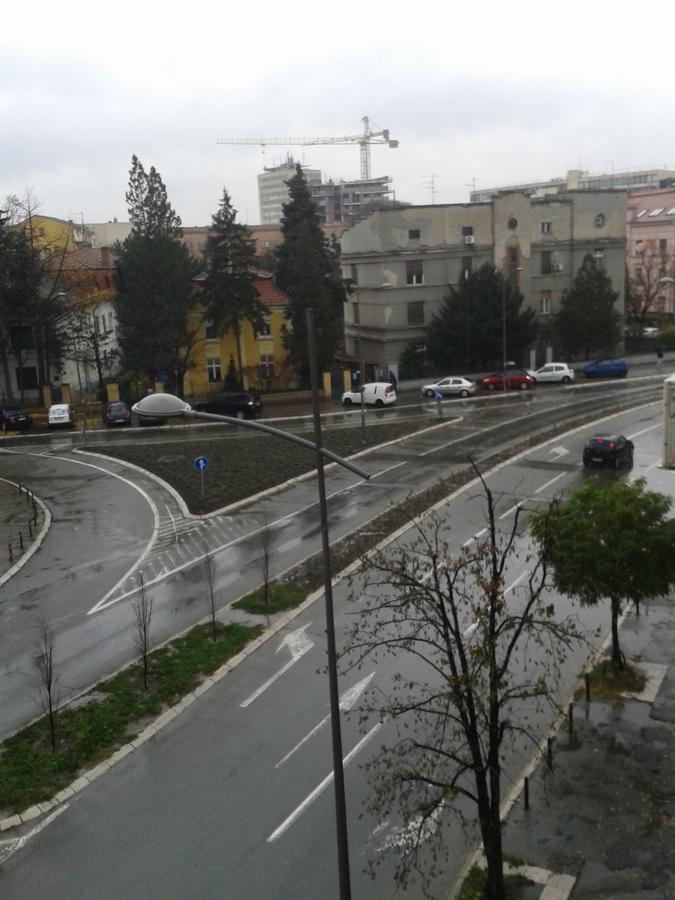 Central Apartment With Garage Novi Sad Buitenkant foto