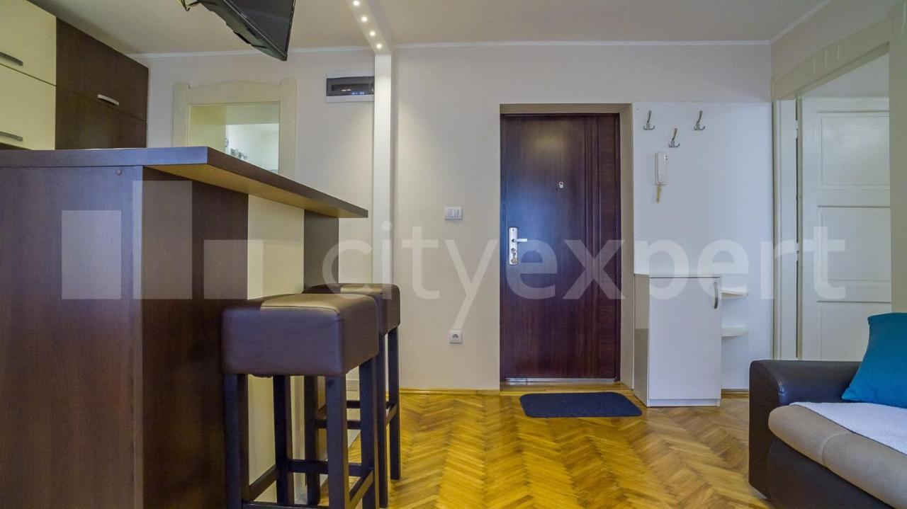 Central Apartment With Garage Novi Sad Buitenkant foto