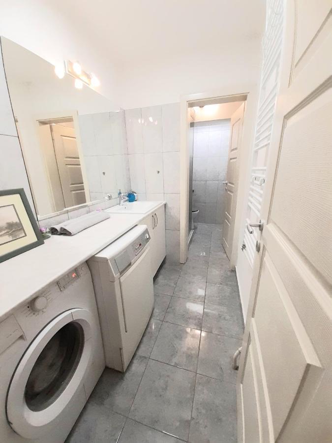 Central Apartment With Garage Novi Sad Buitenkant foto