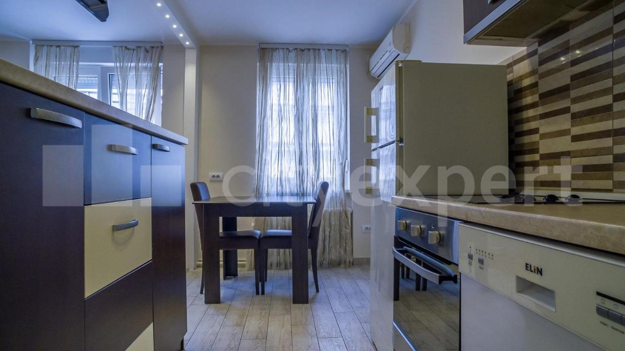 Central Apartment With Garage Novi Sad Buitenkant foto